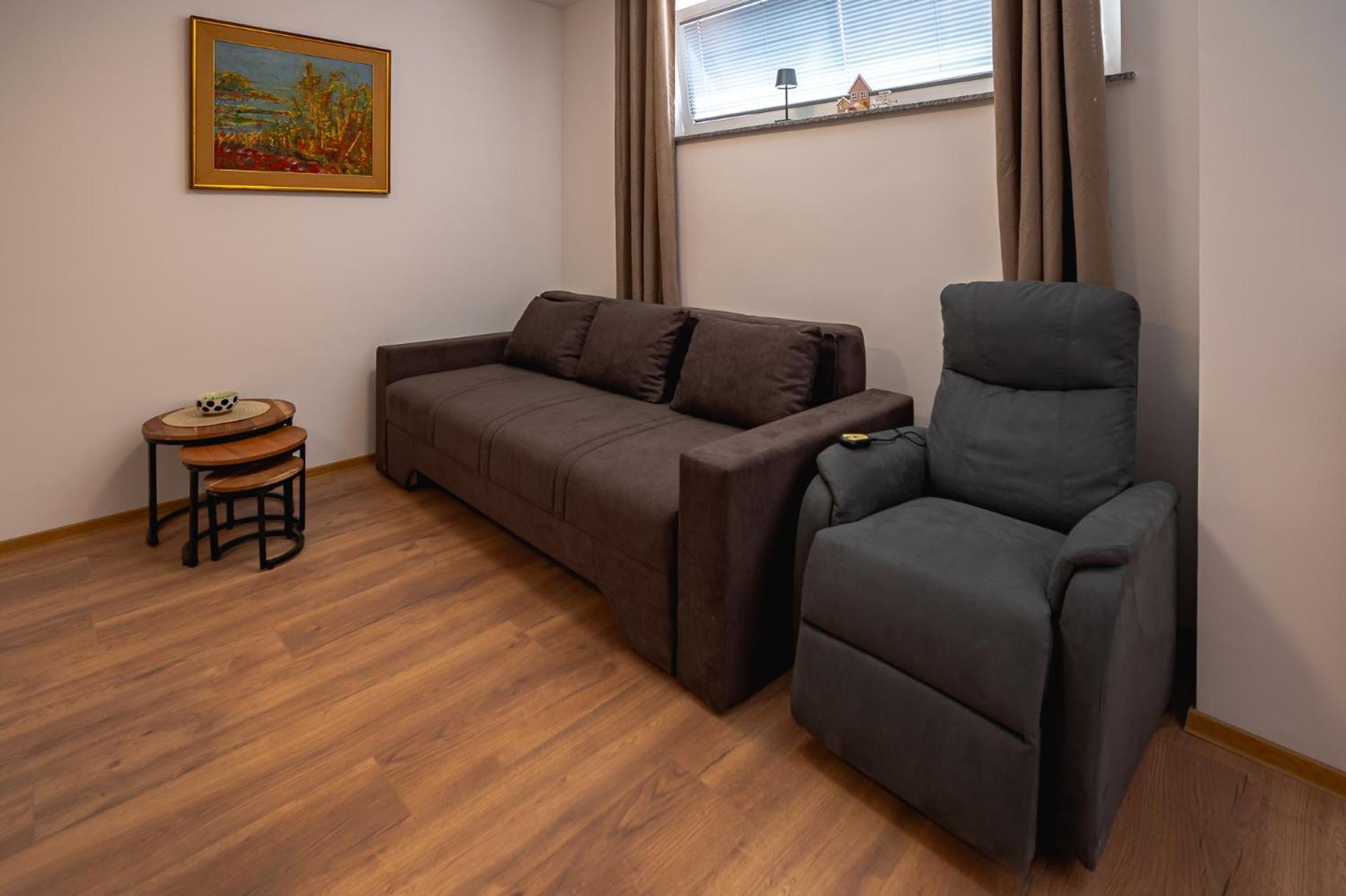 Luxury Ad Apartment