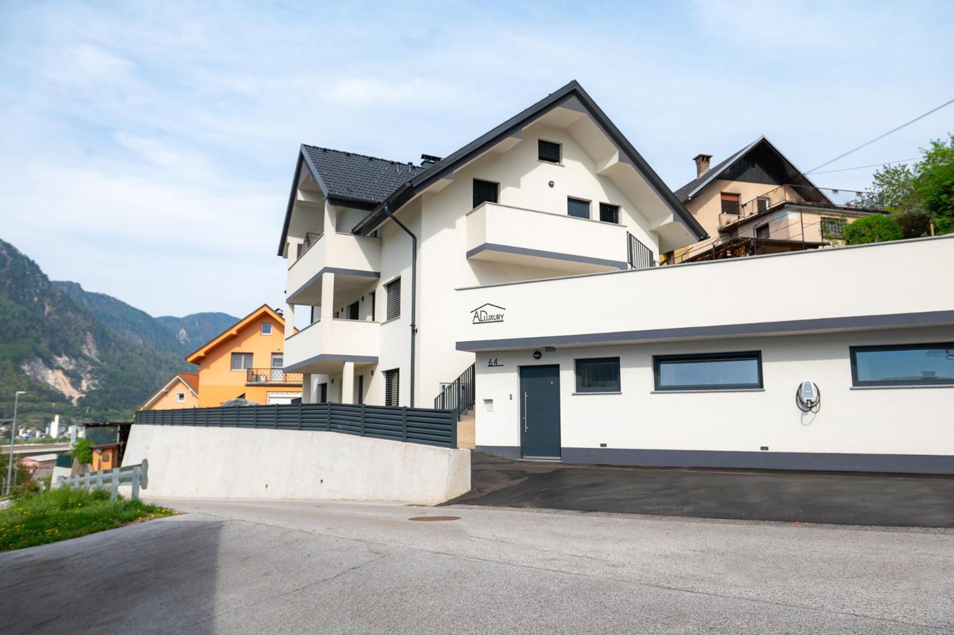 Luxury Ad * Jesenice